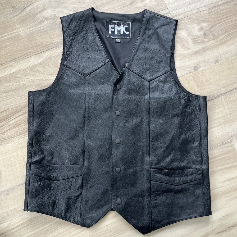 First Manufacturing Company Men Black Leather Vest 44T‎ Pockets 5 Snap, Biker
